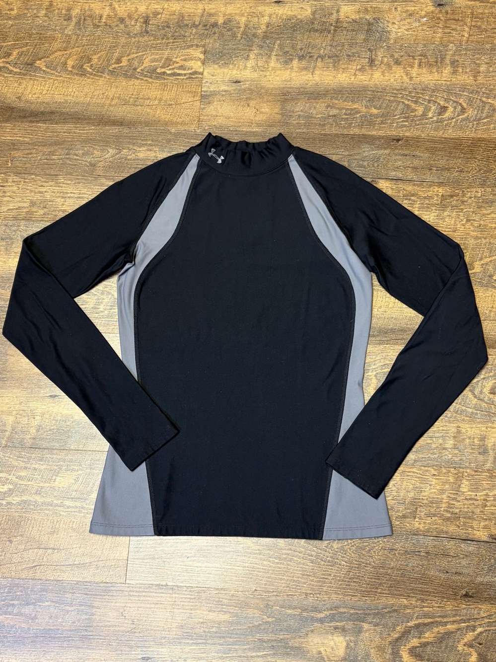 Under Armour ColdGear Base Layer Womens Medium Black Gray Mock Neck Fitted Ski